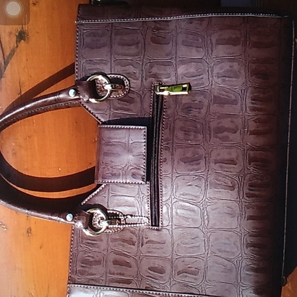 βοΈ NWOT TEXTURED Brown Handbag w GOLD HardWare - Picture 3 of 15